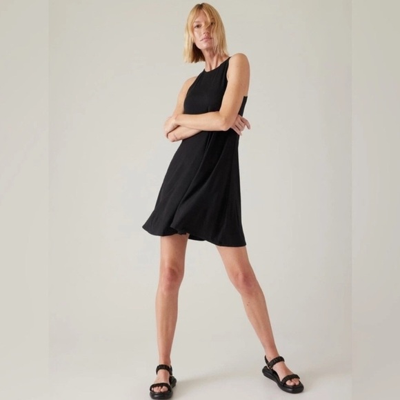 Athleta Dresses & Skirts - Athleta sleeveless SANTORINI THERA DRESS black